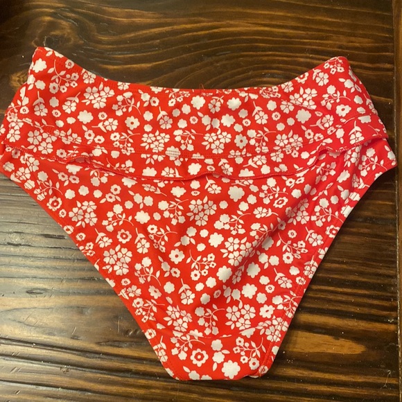 😍😍 ruffle red and white womens Bikini size small - Picture 5 of 5